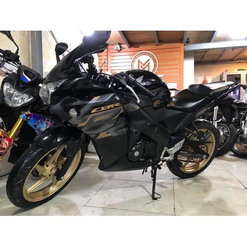 Bán đôi xe Honda CBR 150R giá 6x 7x triệu Bán đôi xe Honda CBR 150R giá 6x 7x triệu